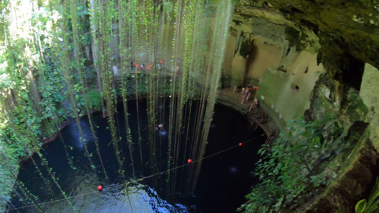 Cenote IK KIL / Chichen Itza